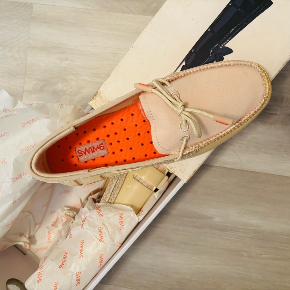SWIMS Women’s Lace Loafer Beige/Python size 6